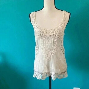 ⭐️ Phase one lace tank top in size small